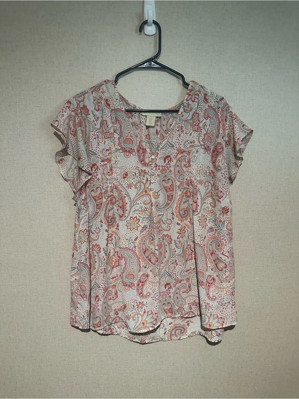 Cynthia Rowley 1X Cream Paisley V-Neck Short Sleeve Blouse with Coral Accents